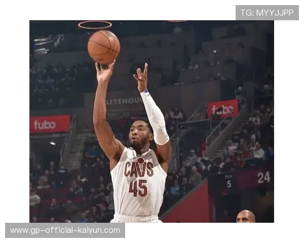 米切尔外线急停再进，骑士把悬念丢到一边