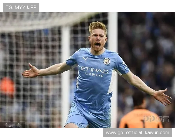 德布劳内小角度吊射险些破门：技术与艺术的完美融合